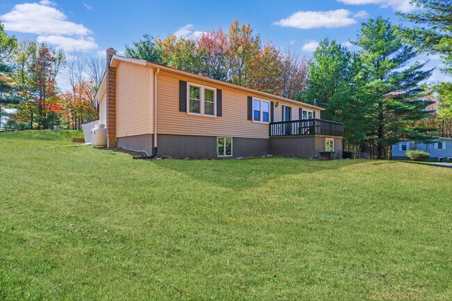 Foto del edificio - 106 Witch Hazel Ln