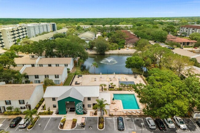 Foto del edificio - 3807 Gazebo Pond Ln
