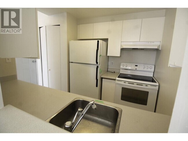 Photo du bâtiment - 811-1811 Helmcken St