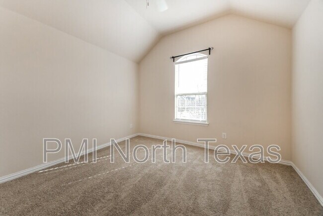 Foto del edificio - 3370 Whitney Dr