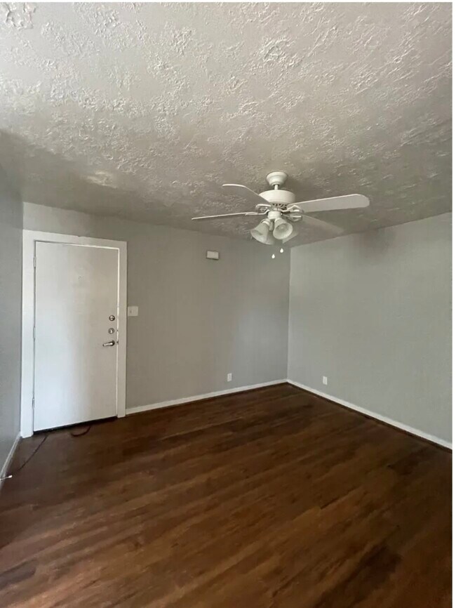 Foto del edificio - 1014 E 23rd St