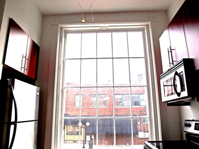 Building Photo - 206 State St