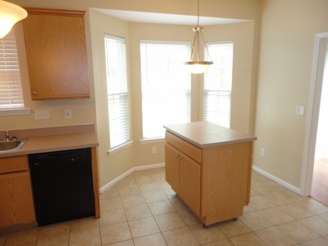 Building Photo - 236 Ber Creek Dr