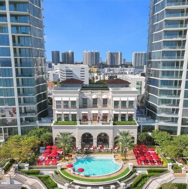 Foto del edificio - ACQUALINA CONDO