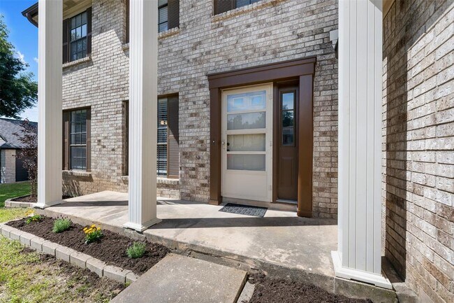Building Photo - 2407 Wood Chase Trail