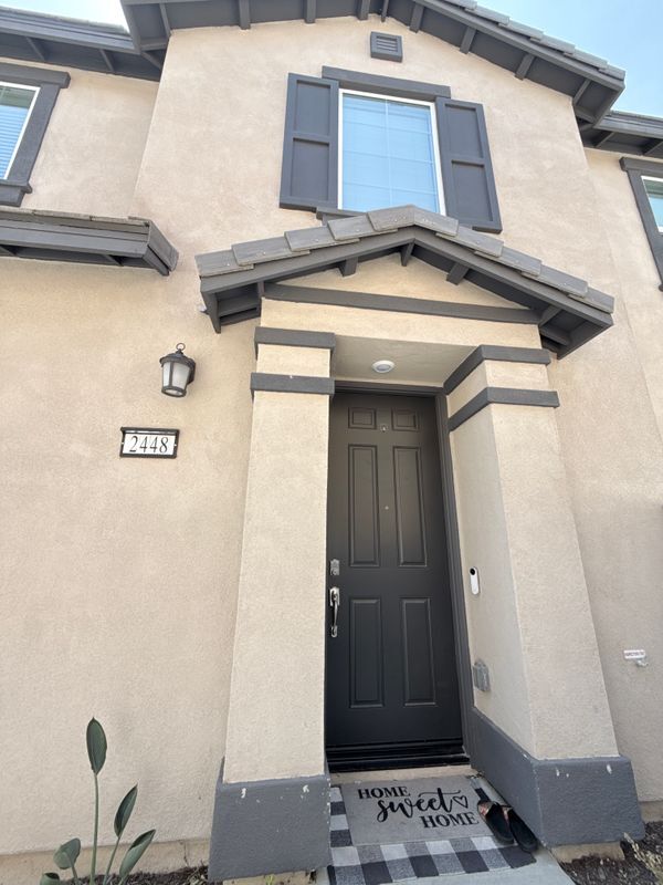 Foto del edificio - 2448 Powell Dr