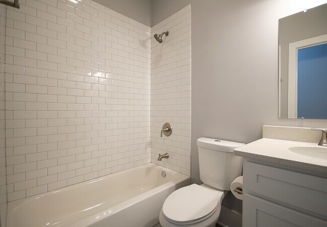 Foto del edificio - 1044 W 18th St