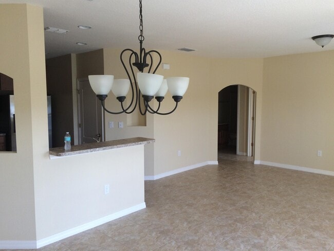 Foto del edificio - 6530 S Goldenrod Rd