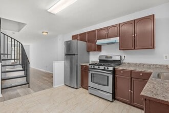 Building Photo - 502 N Glover St