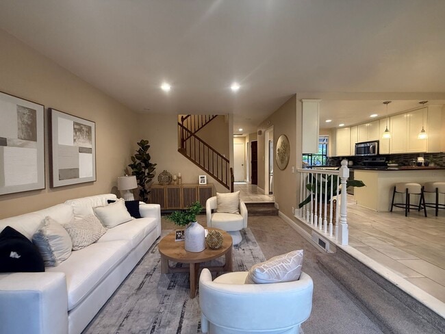 Building Photo - 1166 Capri Dr