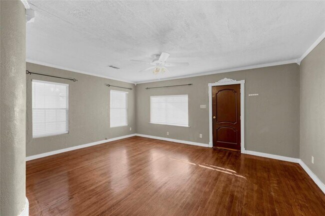 Building Photo - 14623 Gainesville St