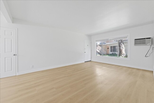 Foto del edificio - Welcome To Your New North Hollywood Apartm...