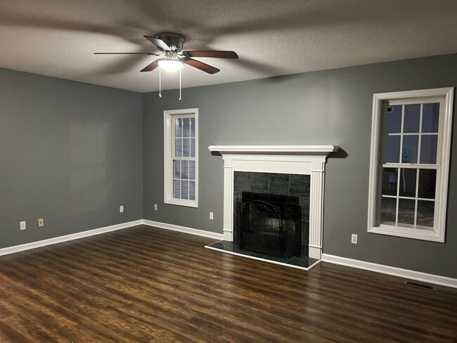 Building Photo - 411 Black Ave