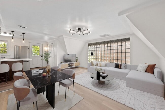 Foto del edificio - 2026 E Kenilworth Pl