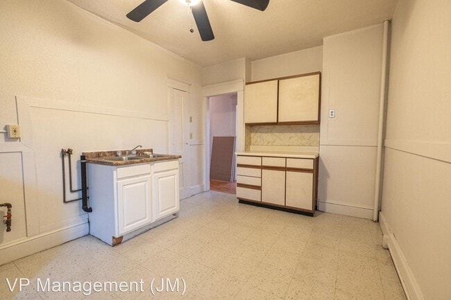 Building Photo - 444-448 Appleton St