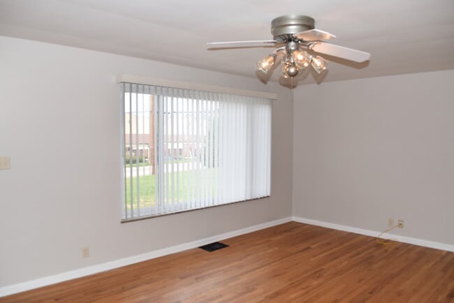 Building Photo - 6989 Salem Rd