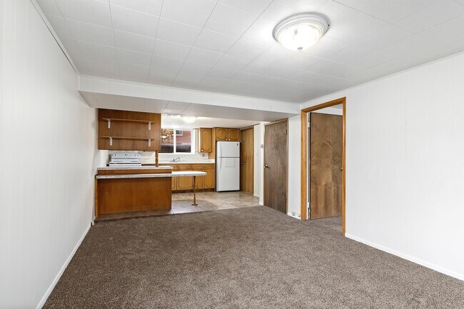 Building Photo - 1360 Murphy's Ln