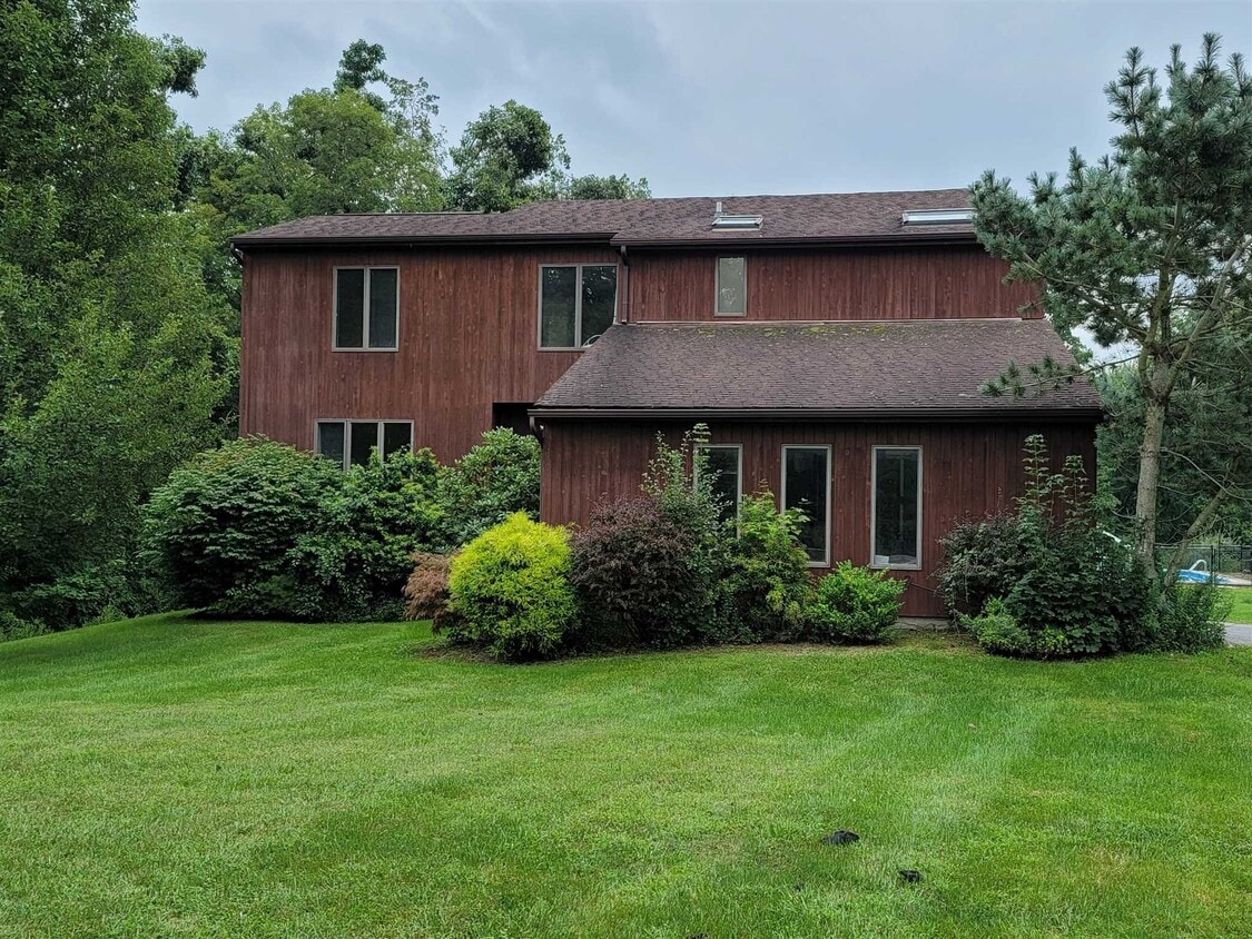246 Waterbury Hill Rd, Lagrangeville, NY 12540 House Rental in