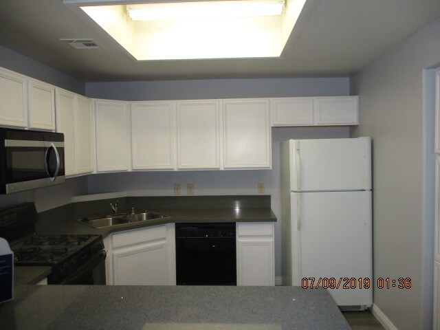 Building Photo - 9580 W Reno Ave
