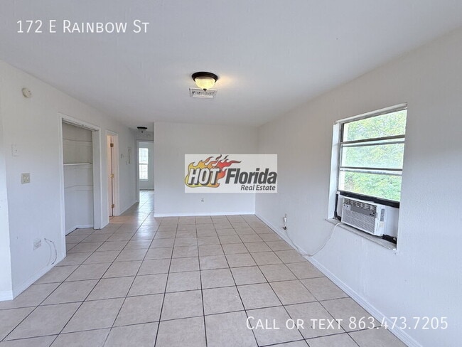 Building Photo - 172 E Rainbow St