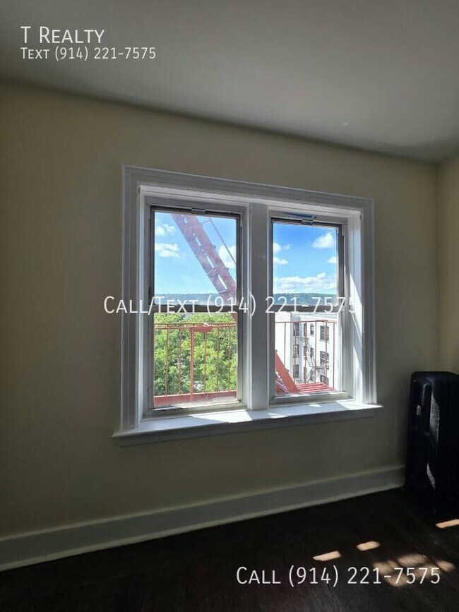 Foto del edificio - 369 Warburton Ave
