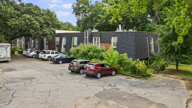 Building Photo - 4426 E 68th St