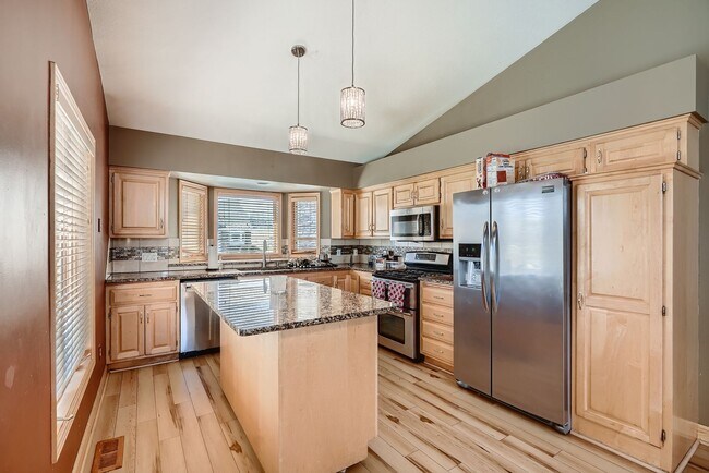 Foto del edificio - Beautiful 3-Bed 3-Bath Townhouse in Shoreview!