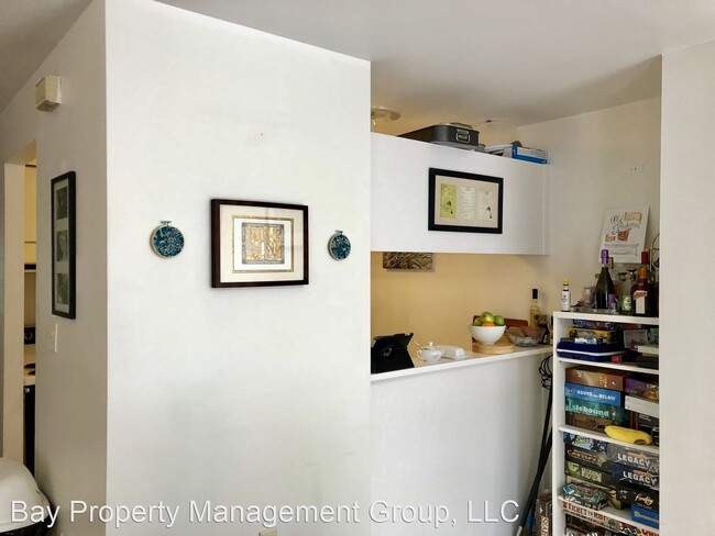 Building Photo - 616 S Charles St