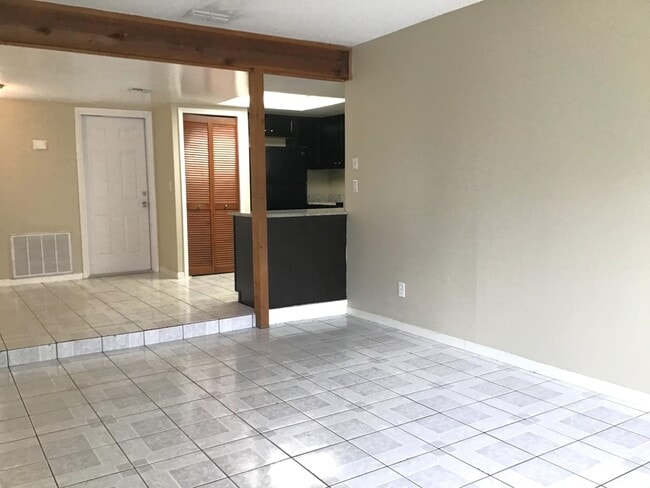 Building Photo - 3919 Whittington Dr