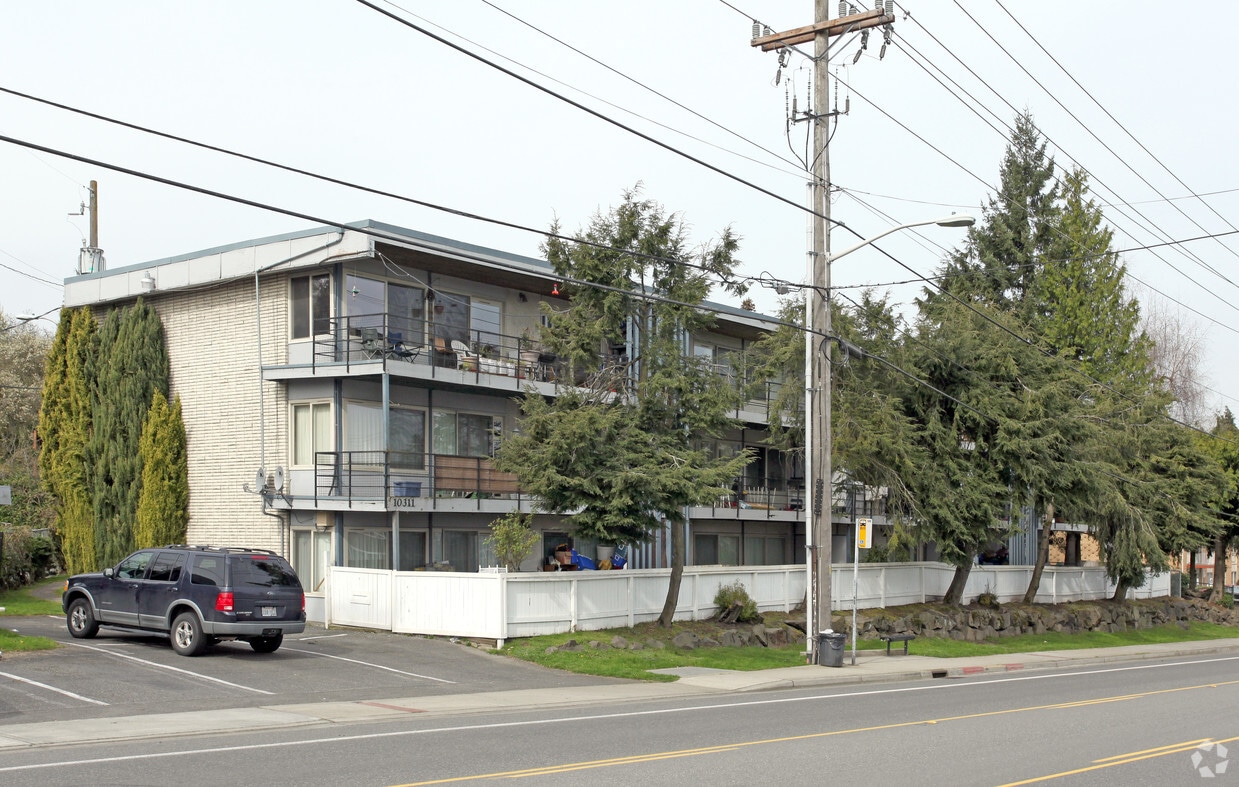Primary Photo - 10311 Des Moines Memorial Dr