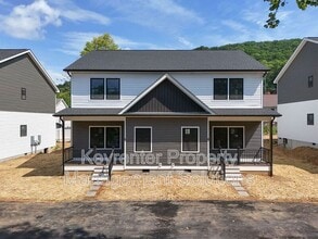 Building Photo - 1006 Pocahontas Ave