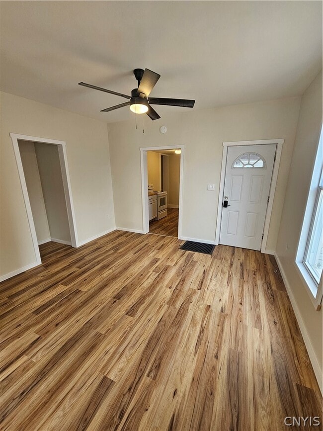 Building Photo - 127 N School St