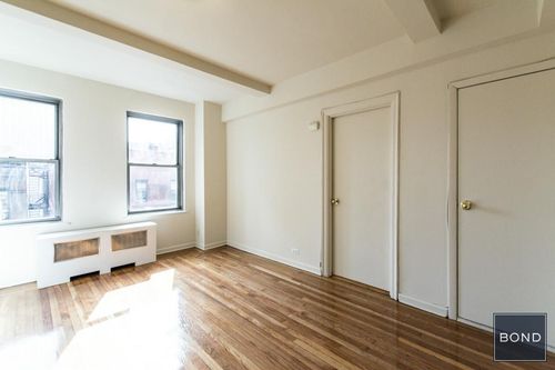 Building Photo - 301 E 38th St