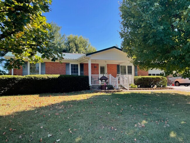 Building Photo - 145 Ridgeway Dr W