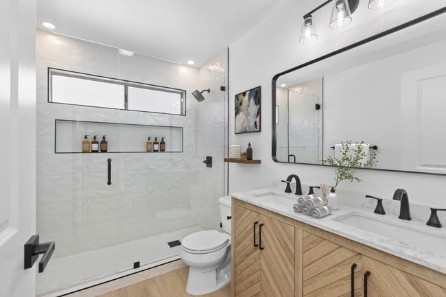 Building Photo - 6910 Eberhart St