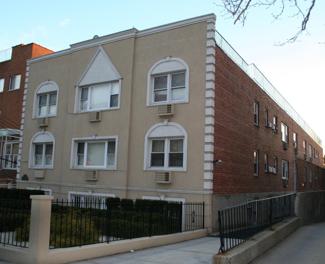 119-50 Metropolitan Avenue - 119-50 Metropolitan Ave