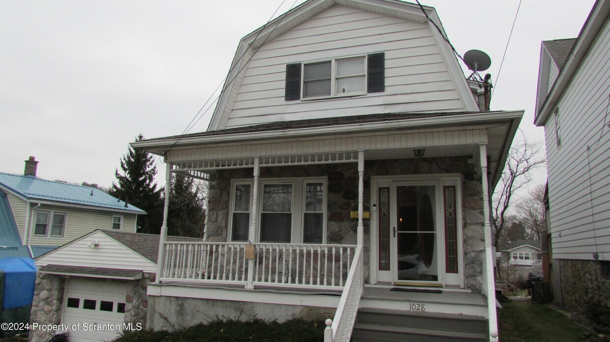 1028 Alder St, Scranton, PA 18505 House Rental in Scranton, PA