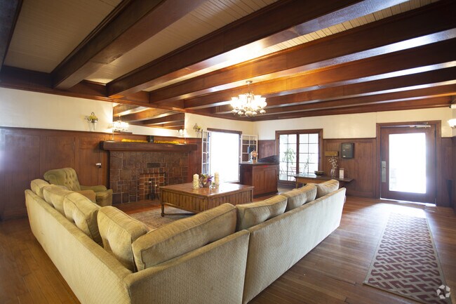 Foto del vestíbulo - Chateau El Cerrito Apartments
