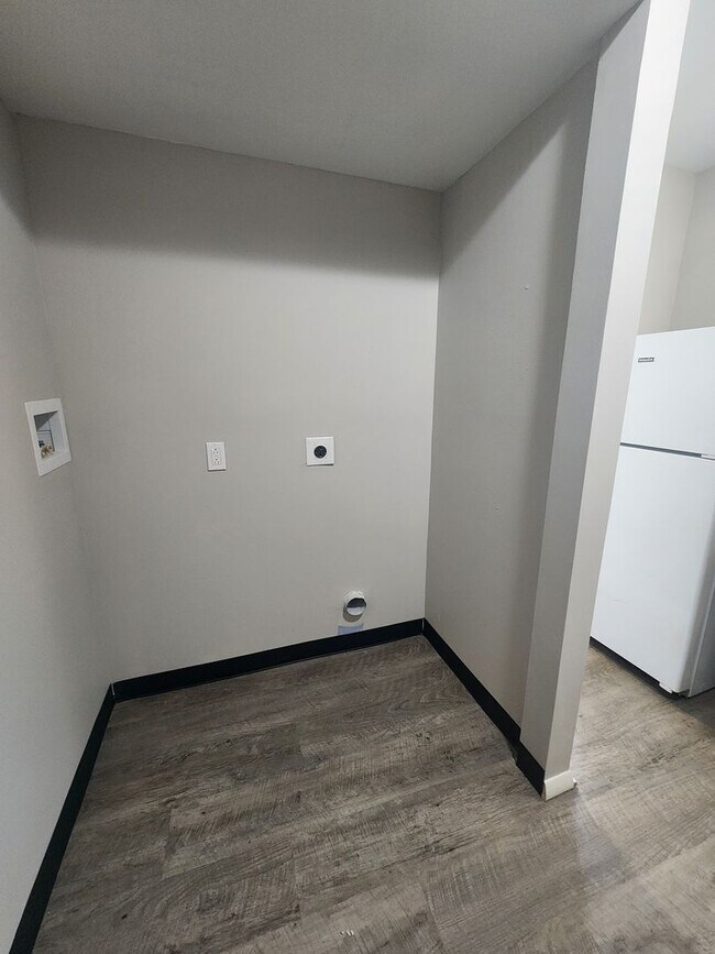 Foto del edificio - Spacious 2-Bedroom Townhome – Move-In Ready!