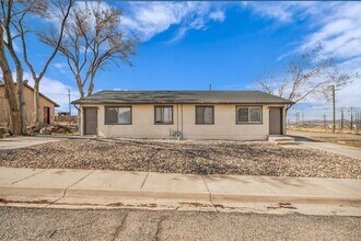 Building Photo - 383-391 N Wood Cir