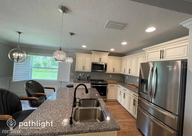 Building Photo - 3 br, 2 bath House - 5718 Galambos Street ...