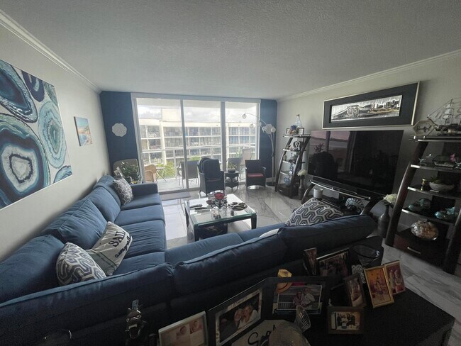 Foto del edificio - 3450 S Ocean Blvd
