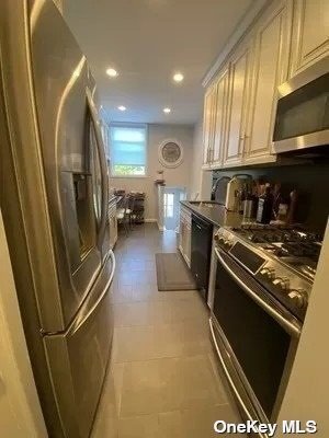 Foto del edificio - 45-29 215th St