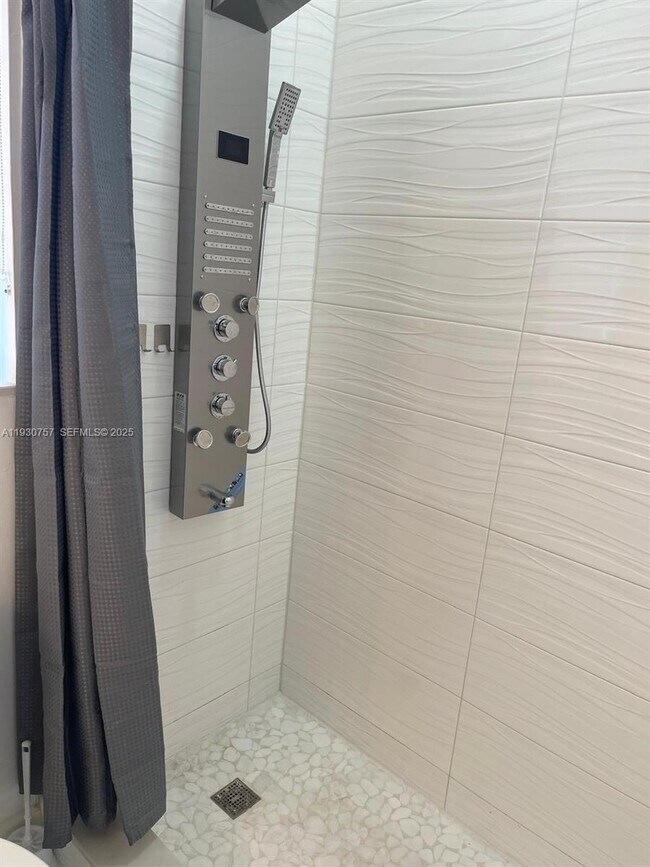 Foto del edificio - 1232 SW 17th Terrace