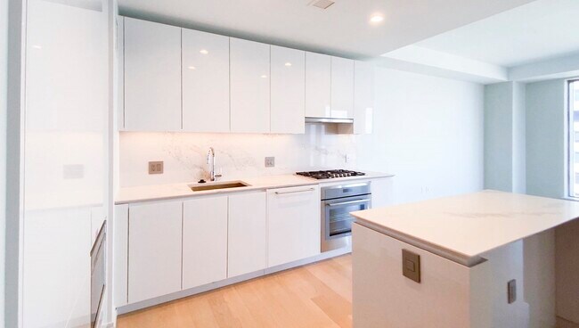 Building Photo - 133 Seaport Blvd