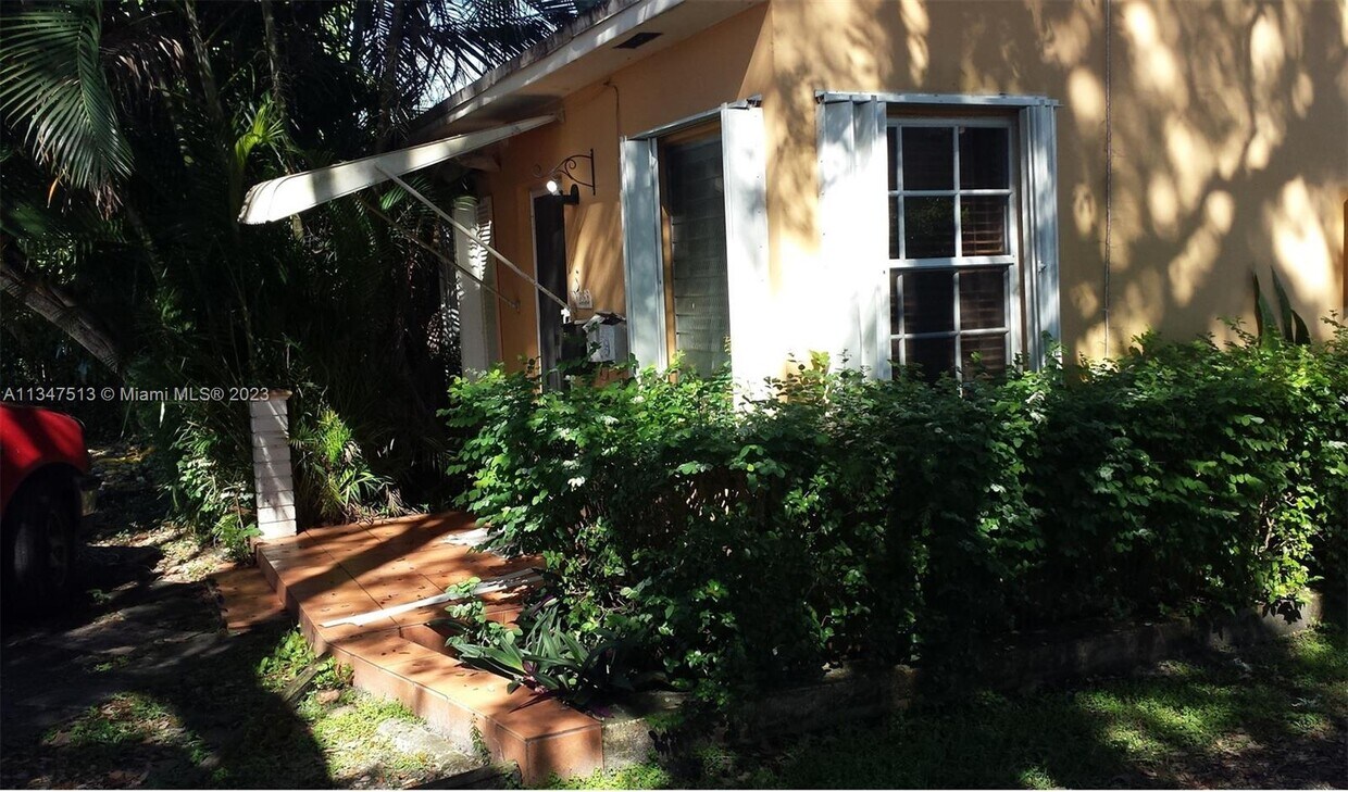 Foto principal - 2319 SW 58th Ct