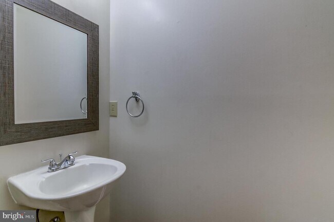 Foto del edificio - 104 Sterling Ct
