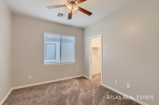 Foto del edificio - 14551 W Port Royale Ln