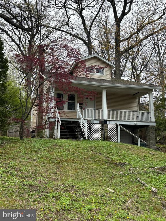 Primary Photo - 633 Edge Hill Rd