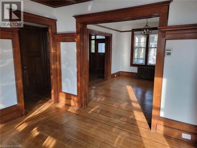 Photo du bâtiment - 43 Barnesdale Ave S